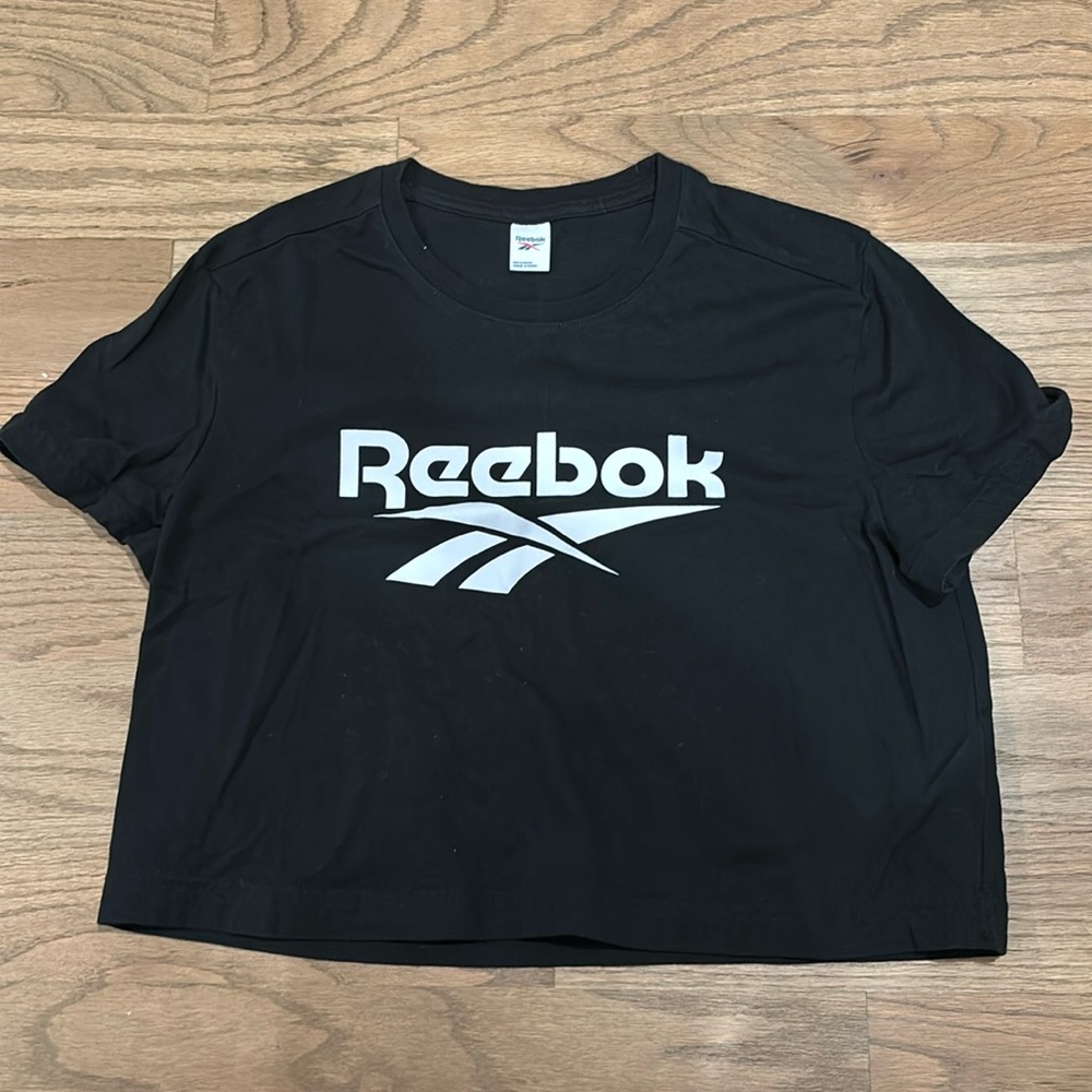 Cropped tee